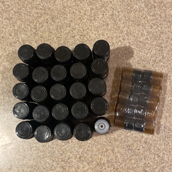 Brand New 5 ml Essential Oil Amber bottles (25) and Young Living Sample Bottles - Picture 2 of 2